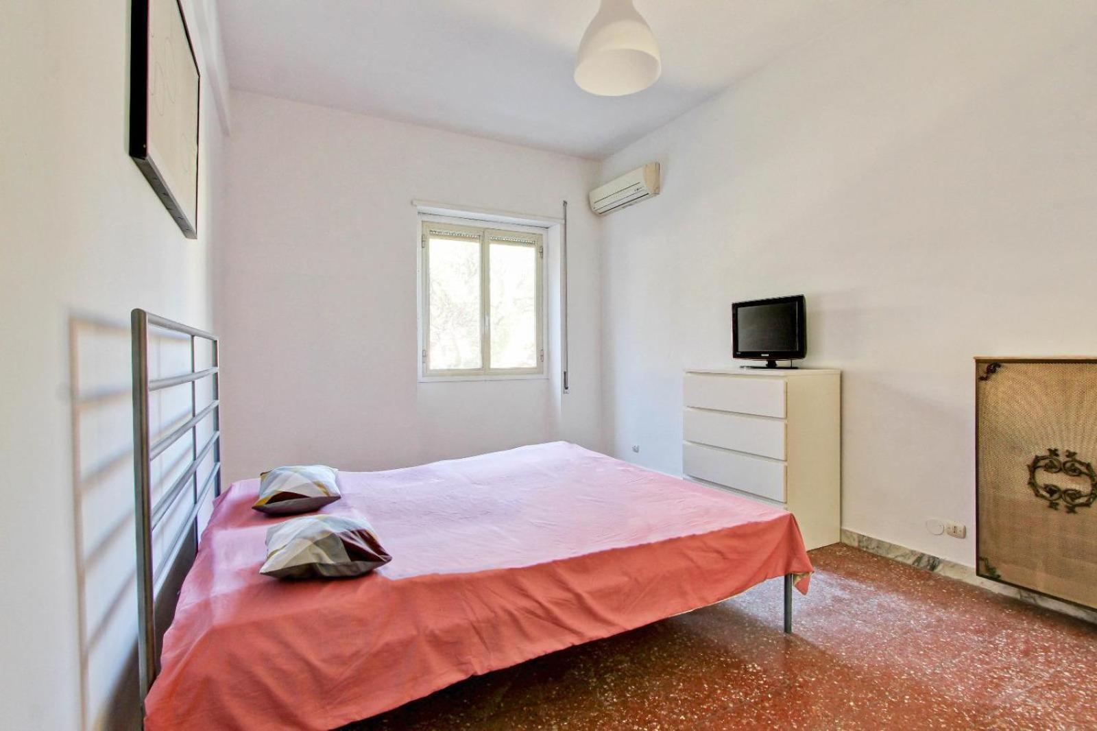 Cozy Angeloni * Rome